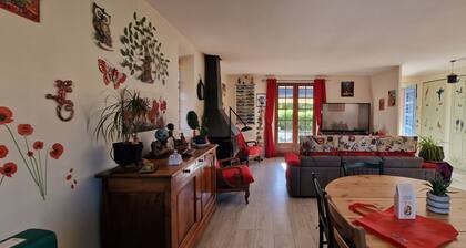 15 minutes from the beach VERY NICE LANGUEDOCIENNE HOUSE offering peace and serenity