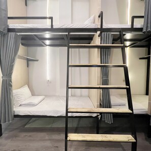 Literie hypoallergénique, coffres-forts dans les chambres