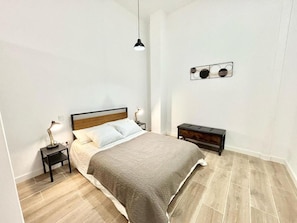 1 bedroom, WiFi, bed sheets - Renfe Asamblea de Madrid 01 (1 bedroom apartment) (Madrid)