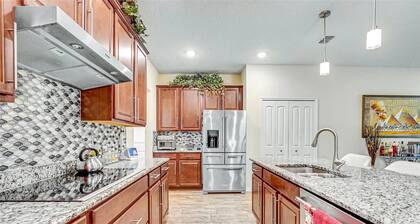 Luxurious Master Suite Retreat with Private Attached Bathroom in Port St Lucie