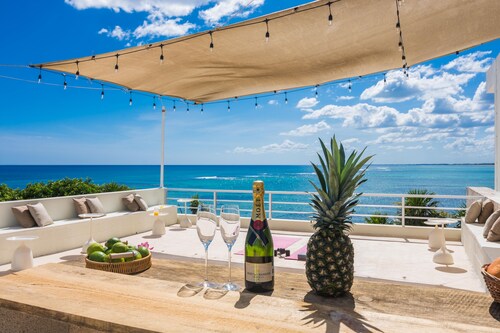 Beachfront Luxury Villa in Tulum