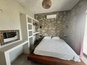 3 slaapkamers, een strijkplank/strijkijzer, wifi, beddengoed