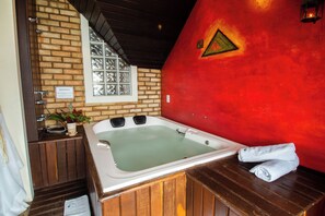 Exclusive Suite, Balcony, Sea View | Jetted bathtub