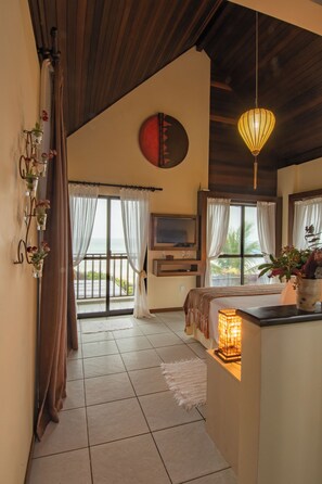 Exclusive Suite, Balcony, Sea View | Living area