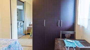 Habitación cuádruple familiar | Tabla de planchar con plancha y wifi gratis