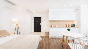 Junior Studio Suite | Iron/ironing board, free WiFi