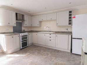 Kochgeschirr/Geschirr/Besteck