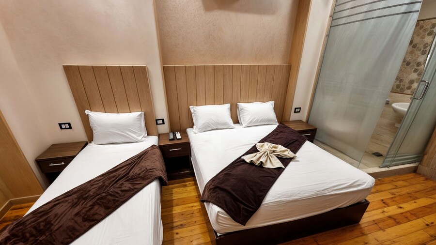 Cairo Plaza Luxe Hotel