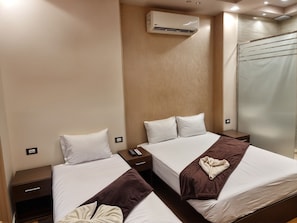 1 Schlafzimmer, italienische Bettbezüge von Frette