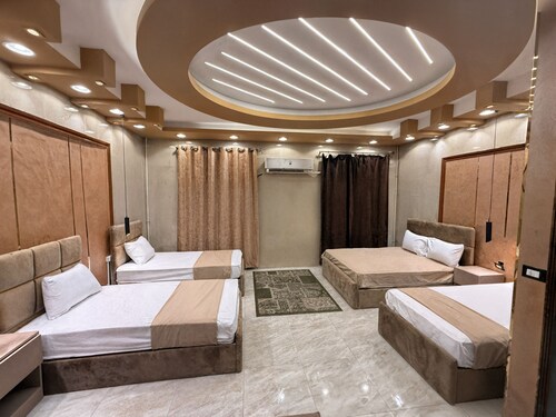 Cairo Plaza Luxe Hotel