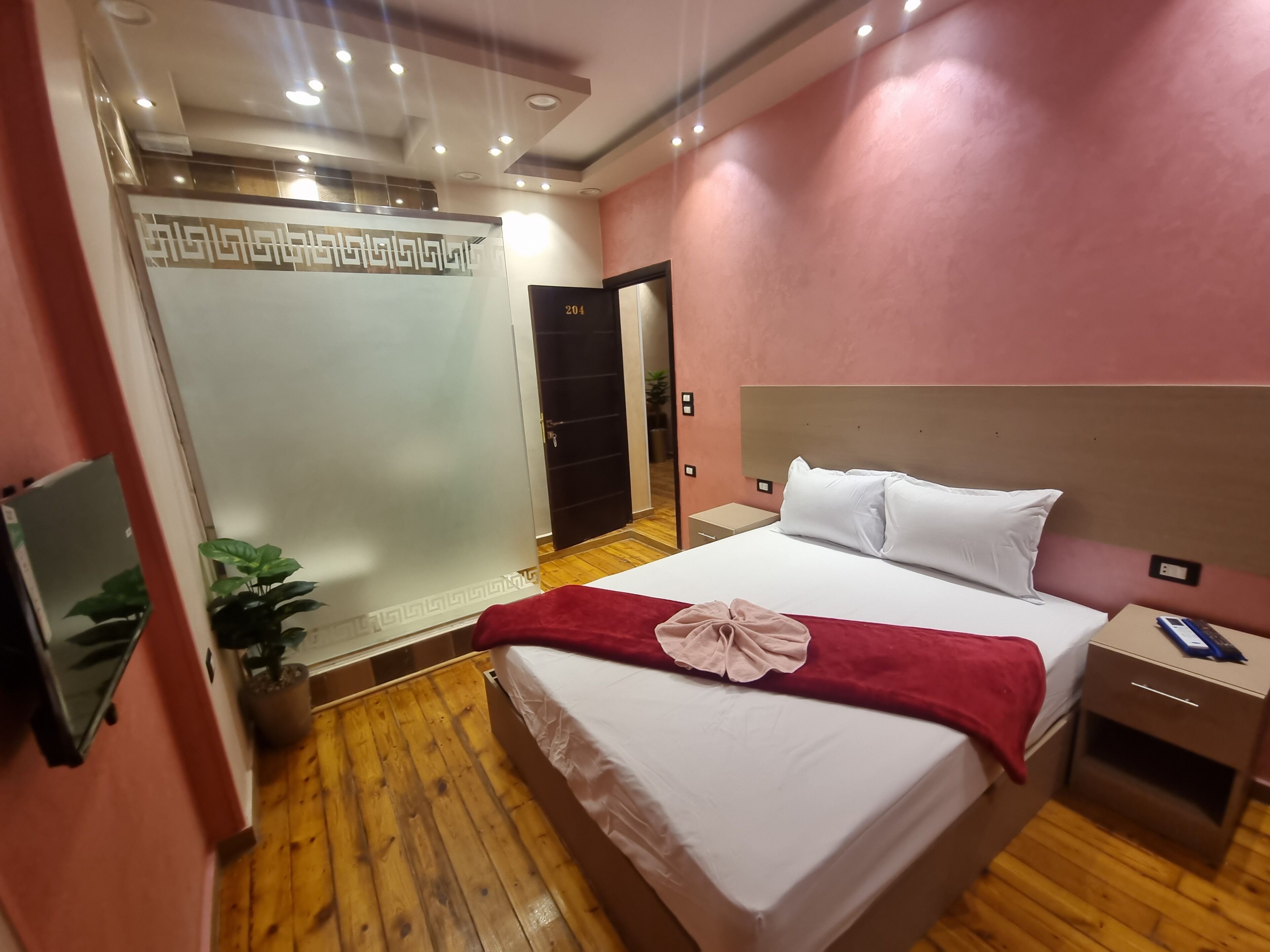 Frette Italian sheets, premium bedding, down comforters, pillowtop beds