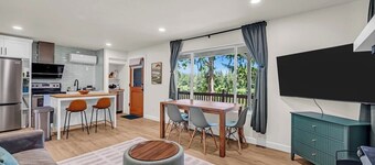 Lakefront Getaway For 4 with Swimming, Kayaks