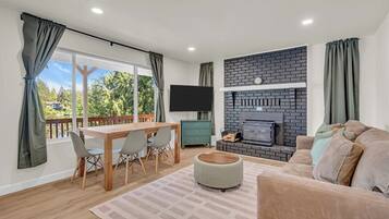 TV, fireplace, offices