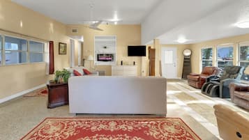 House (3 Bedrooms) | Floor plan