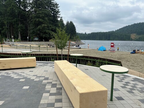 Cozy up this Fall, 5 min Lake & Trail Access, Peaceful, Private, Fully Stocked