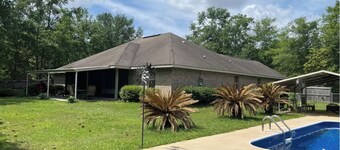 Gulf Coast Hideaway/Silverhill: Spacious 4/2 house & pool, lots of outdoor space