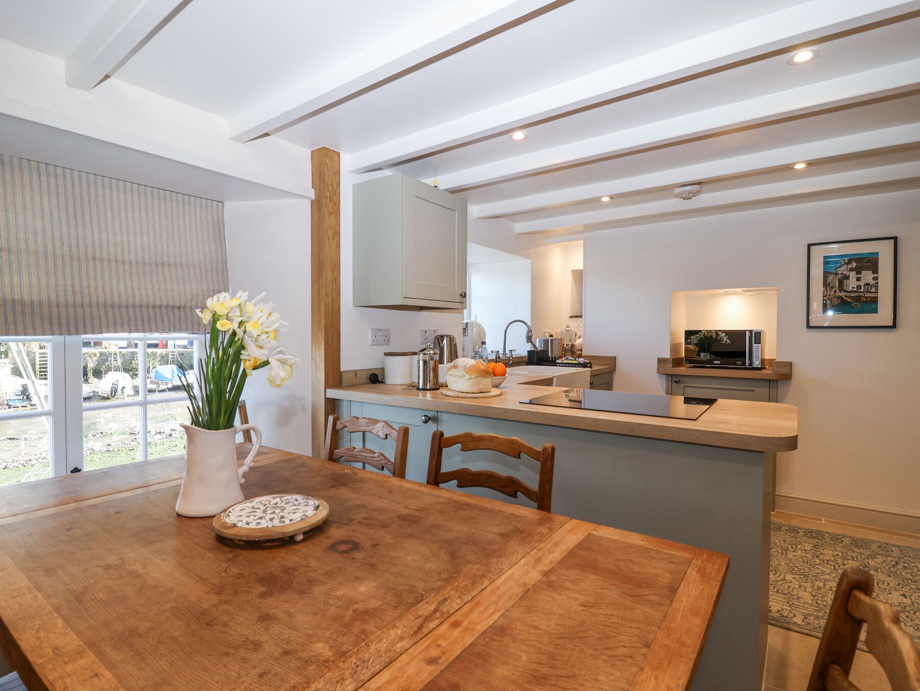 Cottage | Dining