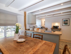 Dining - Harbour View (Looe)