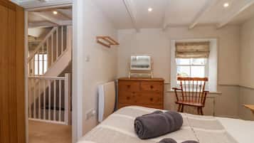 Cottage | 3 bedrooms, individually decorated, individually furnished, free WiFi