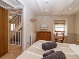 Cottage | 3 bedrooms, individually decorated, individually furnished, free WiFi