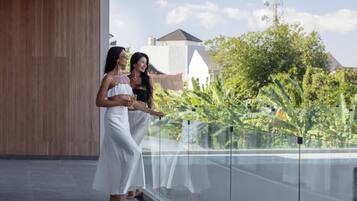 Vila Mewah, 4 kamar tidur, beranda | Balkon