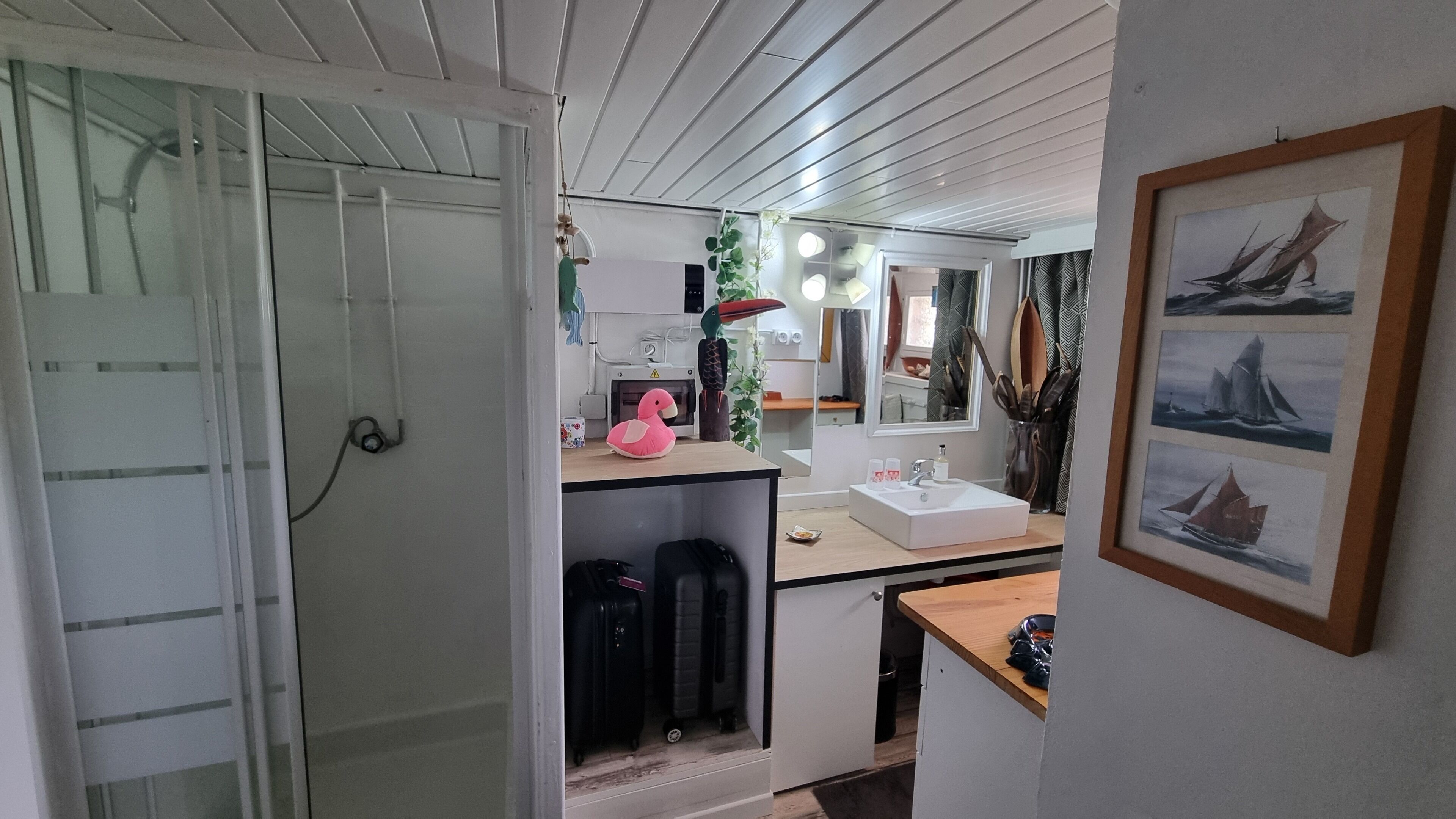 風筒、提供毛巾、廁紙