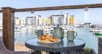 Quayside - family friendly house by the marina (dog considered!)