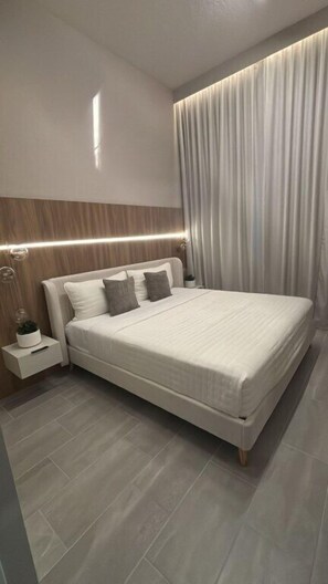 15 bedrooms, iron/ironing board, WiFi, bed sheets