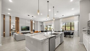 Private kitchen - 15 Bedrooms / 16.5 Bathrooms / Sonoma (4171SB) (Kissimmee)