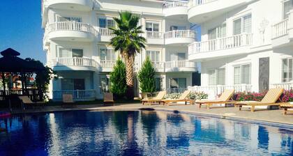 Belka Golf Residence Delux apt. Poolside