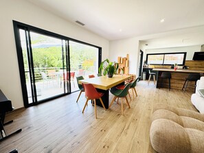 Interior - Villa Bel Aspres-Terrace & Garden-Conditioning-Spacious-Calm & Nature (Banyuls-dels-Aspres)