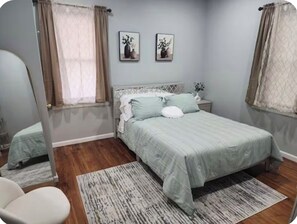 2 bedrooms, iron/ironing board, WiFi, bed sheets