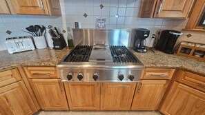 Mikrowelle, Ofen, Herdplatte, Geschirrspüler