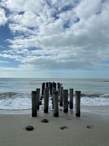 Walk to Waves & Shops! Charming 2-Bedroom Beach Condo