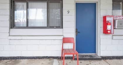 Private Room & Bath Brownstown Near Detroit