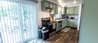 Charming Split-Level Near Lambeau