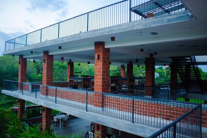 Sky 14 Safari Resort 