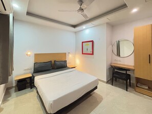 Estúdio, vista para a cidade | Escrivaninha, espaço de trabalho para notebook, Wi-Fi de cortesia