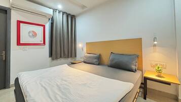 Estudio, vistas a la ciudad | Escritorio, espacio para trabajar con un portátil, wifi gratis