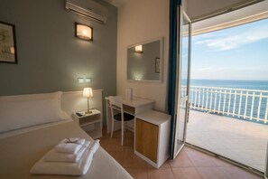 Coffres-forts dans les chambres, rideaux occultants