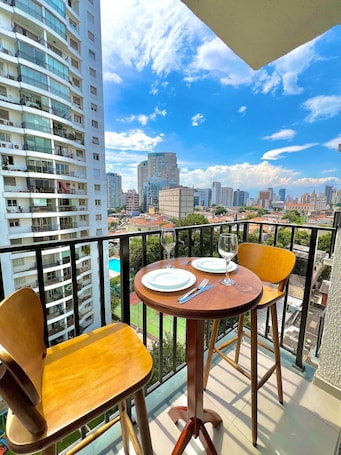 Classic Apartment | Outdoor dining. Innvista - VibePinheiros