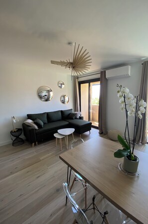 Smart TV - Ajaccio center ville magnifique appartement neuf vue mer 5p plage wifi parking (Ajaccio)