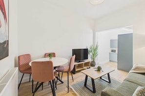 2 bedrooms - Host Stay Captain s View (Whitby)