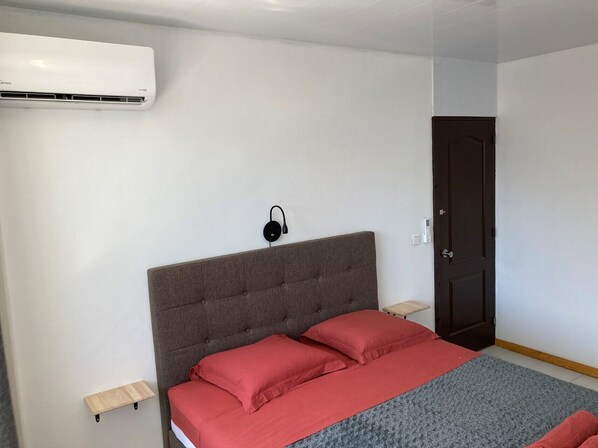 1 habitación, wifi y ropa de cama