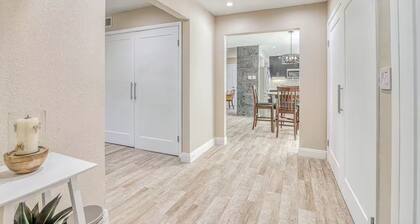 Desert Oasis - Central to Everything!