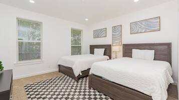 3 bedrooms, iron/ironing board, WiFi