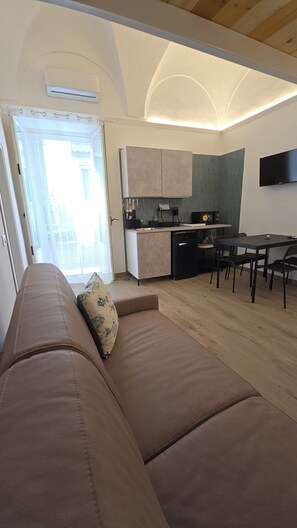 Living area - Itaca, monolocale caratteristico con tutti i confort. (Gaeta)