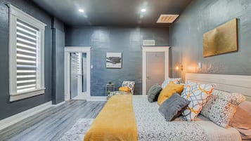 1 habitación, tabla de planchar con plancha y wifi