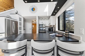 Condo (1 Bedroom) | Exterior - The Mall #1430 (Keystone)