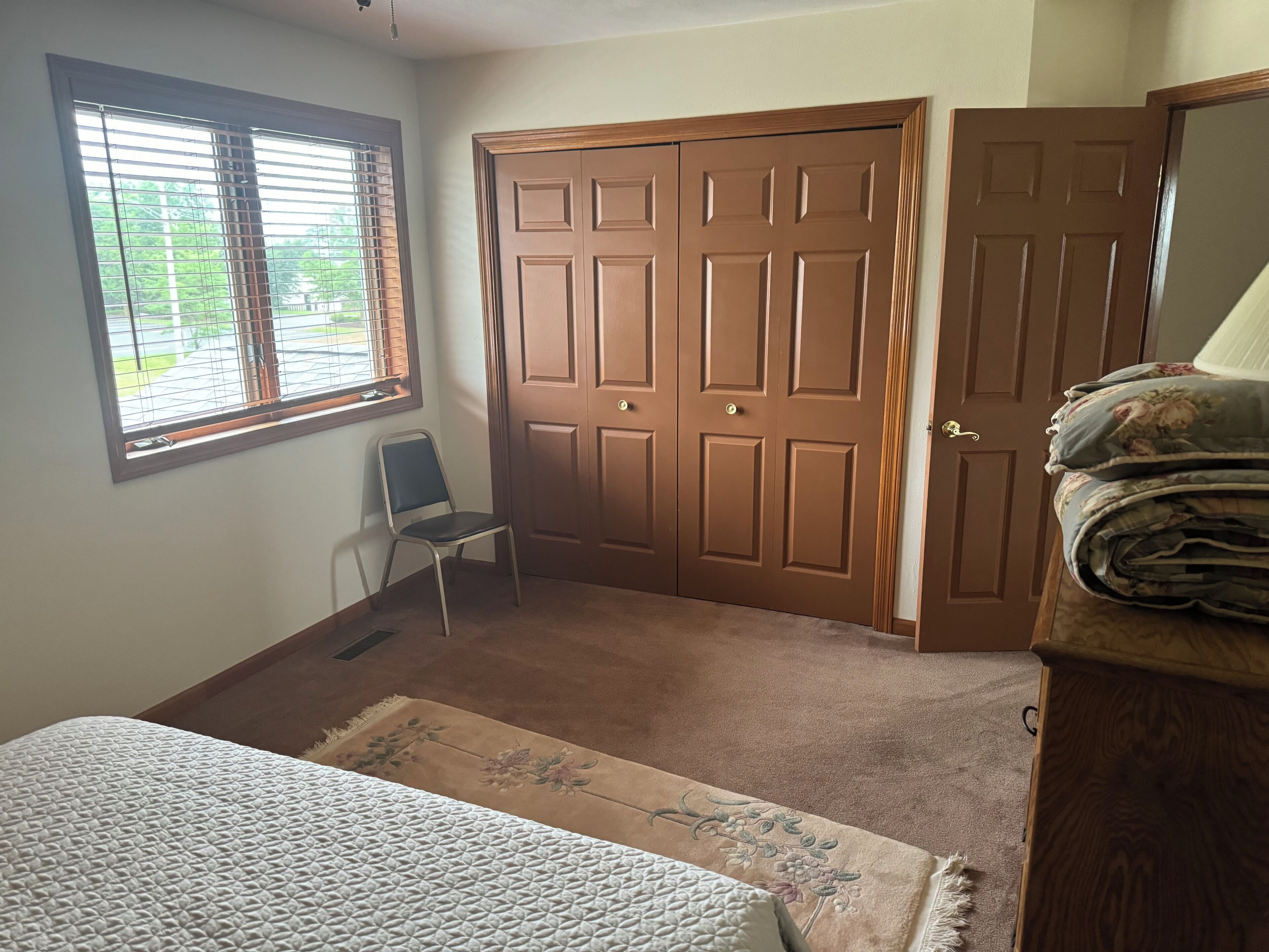 3 quartos, ferros/tábuas de passar roupa, Wi-Fi, roupa de cama